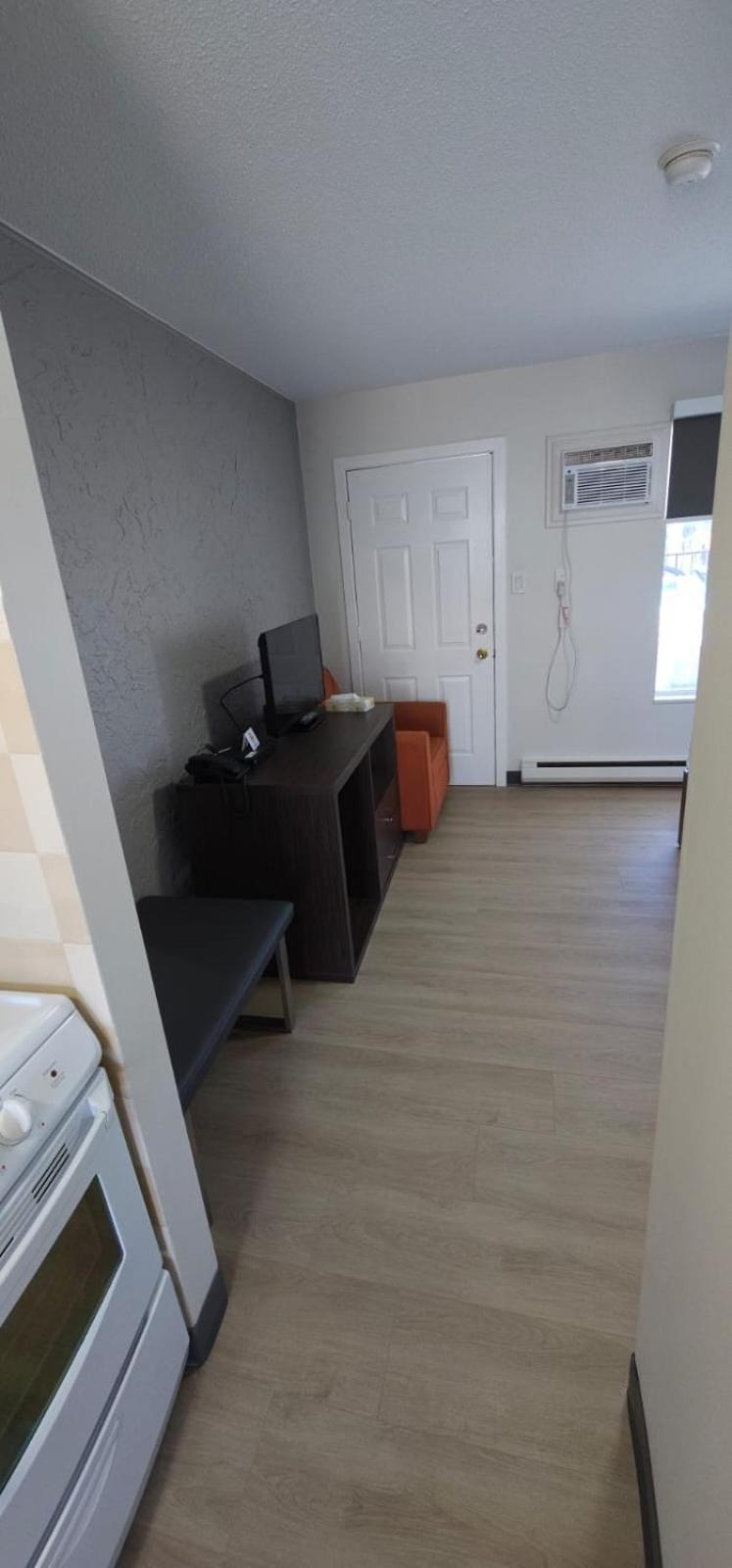 Riverside Motel Пентиктон Экстерьер фото