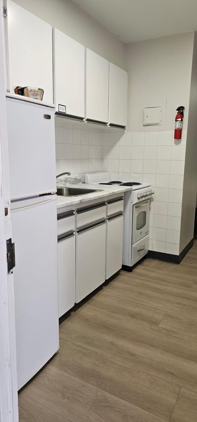 Riverside Motel Пентиктон Экстерьер фото
